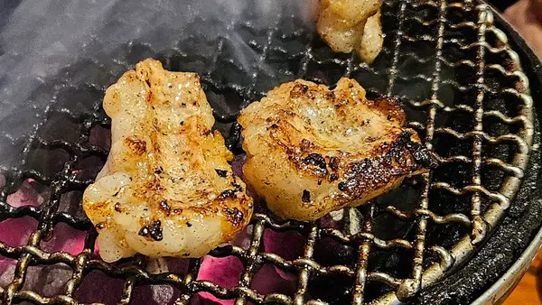 ホルモン焼き 山源 2