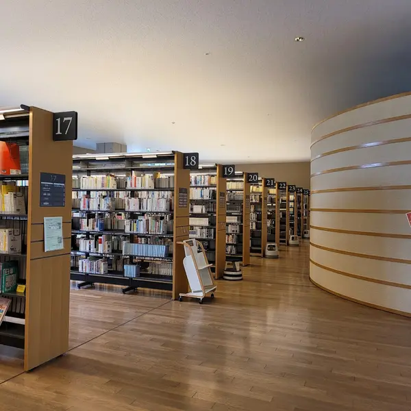 飛騨市図書館 2