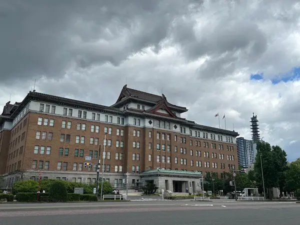 愛知県庁本庁舎(劇中「在バルカ日本大使館」)