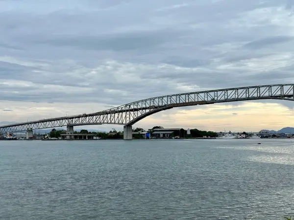 境水道大橋
