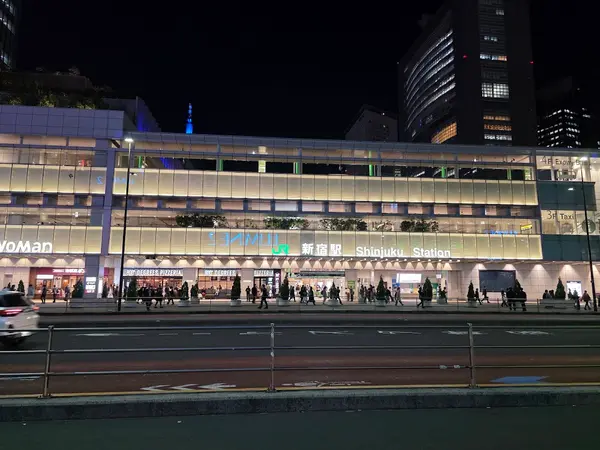 JR 新宿駅